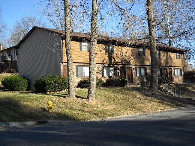 1108-1110 Apache Dr in Collinsville, IL - Foto de edificio - Building Photo