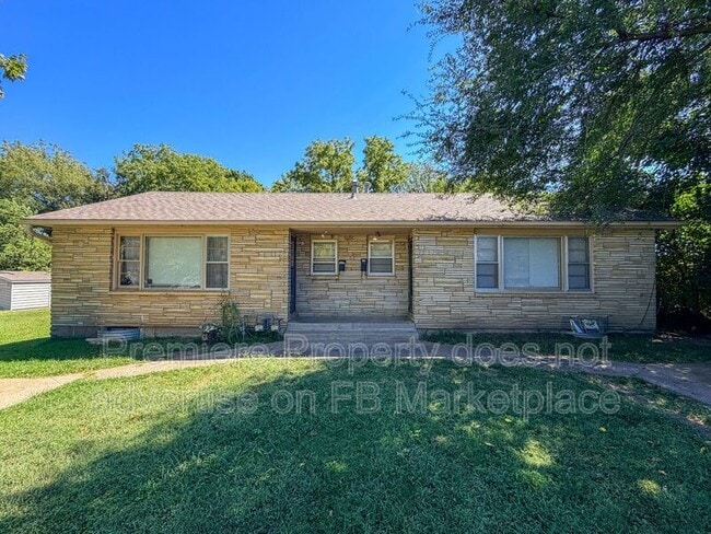 property at 1139 S Haden St