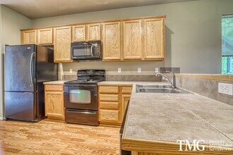 1469 NE Lockheart Ln in Hillsboro, OR - Building Photo - Building Photo
