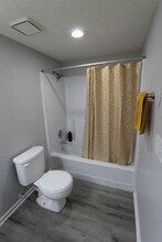 6410 S 72nd St-Unit -6410-204 in Ralston, NE - Building Photo - Building Photo