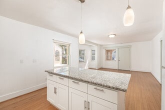 1349 N Citrus Ave in Los Angeles, CA - Building Photo - Building Photo
