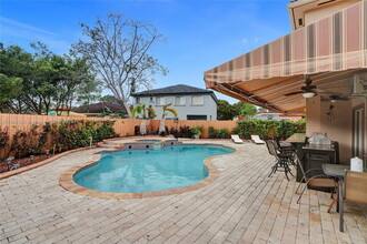 22476 SW 102nd Ct in Cutler Bay, FL - Foto de edificio - Building Photo