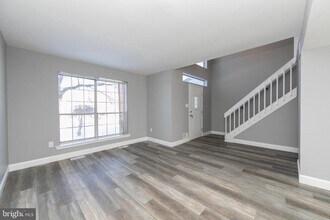 131 Crossing Way in Lindenwold, NJ - Building Photo - Building Photo