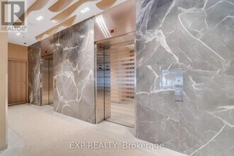 21 Carlton St. in Toronto, ON - Building Photo - Building Photo