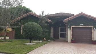 15826 SW 138th Terrace in Miami, FL - Building Photo