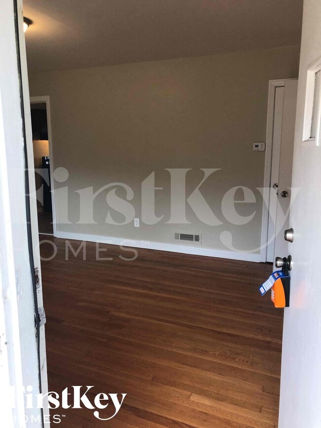 901 Elizabeth Dr in Birmingham, AL - Foto de edificio - Building Photo