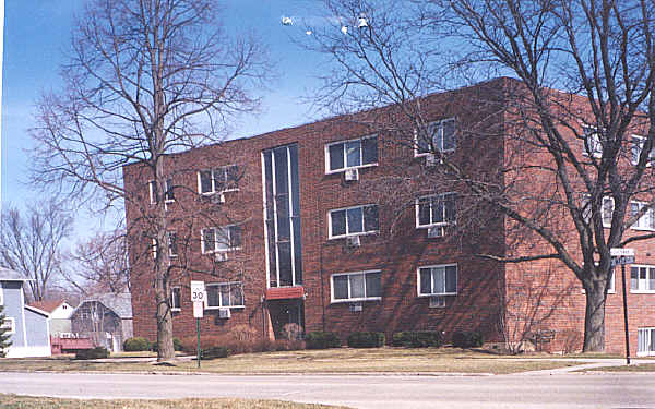 207 N Main St in Crystal Lake, IL - Building Photo - Building Photo