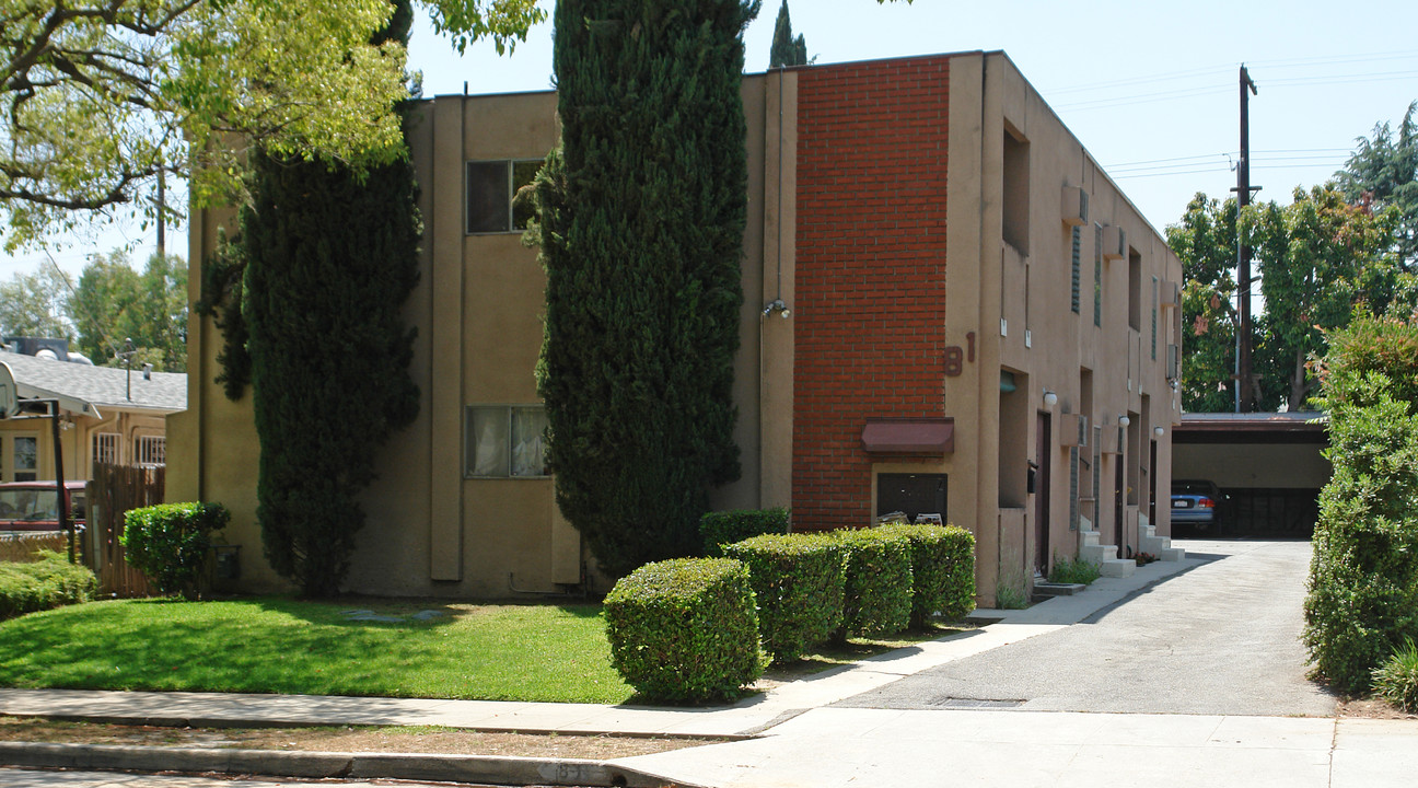 81 San Marino Ave in Pasadena, CA - Building Photo