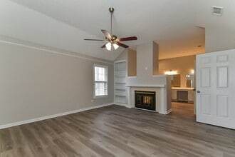 2025 Westbriar Dr in Memphis, TN - Foto de edificio - Building Photo