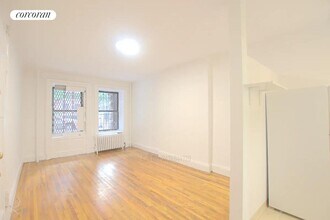 856 W End Ave in New York, NY - Building Photo - Building Photo
