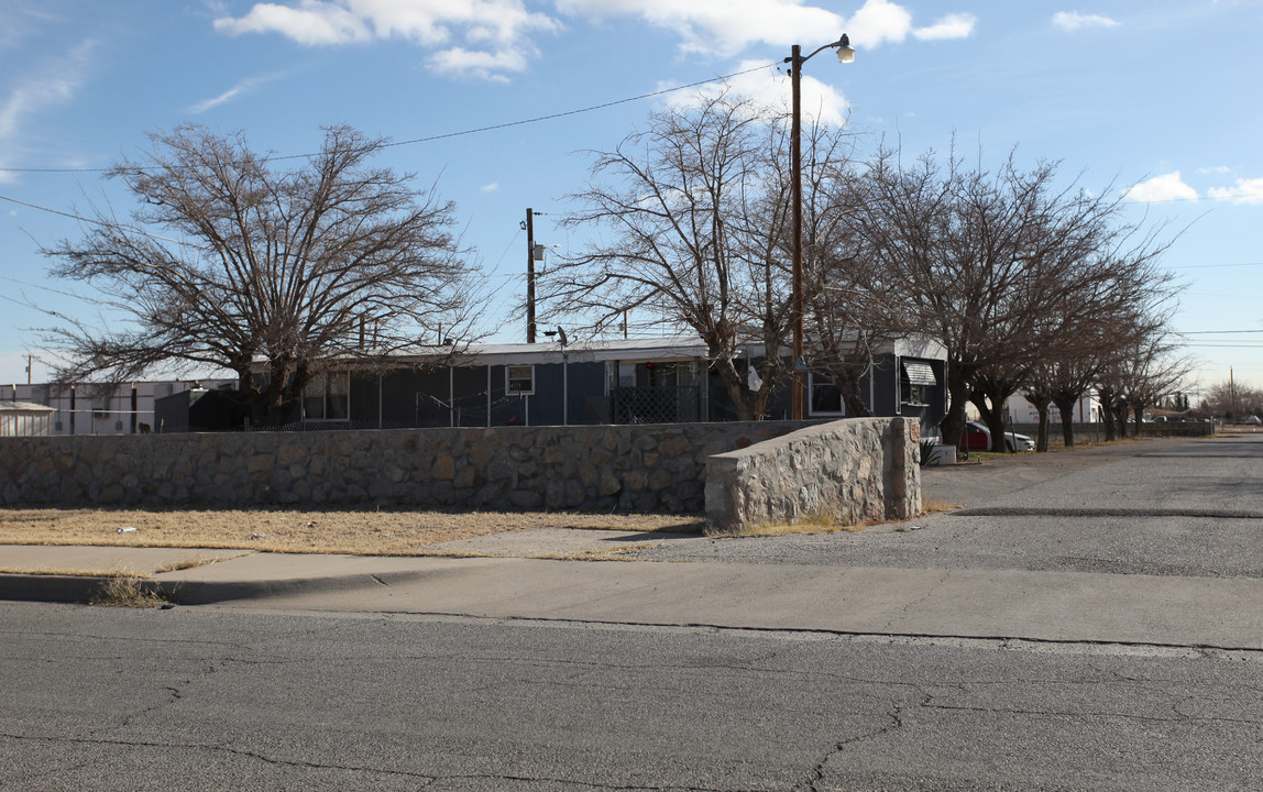 10121 Dyer St in El Paso, TX - Building Photo