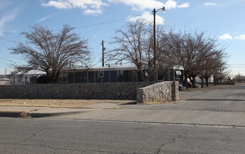 10115 Dyer St in El Paso, TX - Building Photo - Building Photo