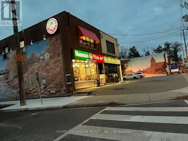 4986A Dundas St W in Toronto, ON - Building Photo - Building Photo