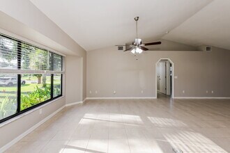2126 SW 14th Ave in Cape Coral, FL - Building Photo - Building Photo