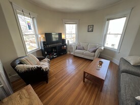 51 Ibbetson St, Unit 3 in Somerville, MA - Building Photo