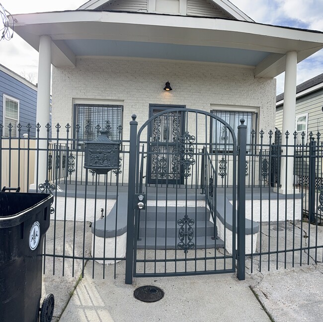 2118 7th St in New Orleans, LA - Foto de edificio - Building Photo