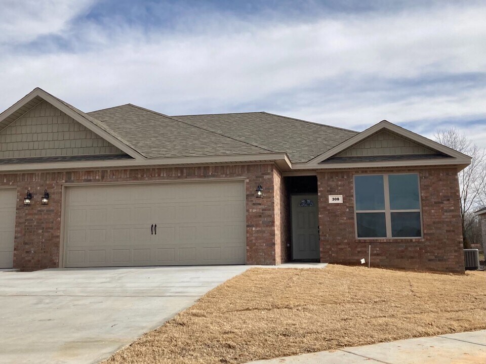 308 Alder St in Pea Ridge, AR - Building Photo