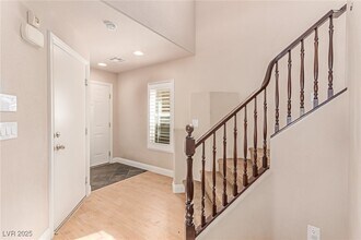 10275 Headrick Dr in Las Vegas, NV - Building Photo - Building Photo