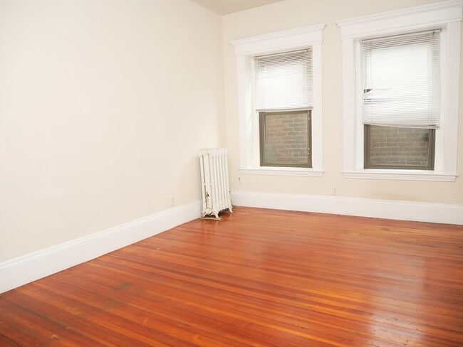1370 Beacon St, Unit 2 in Brookline, MA - Building Photo - Building Photo