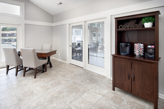 Cloisters of Mount Holly Apartment Homes in Mount Holly, NC - Building Photo - Building Photo