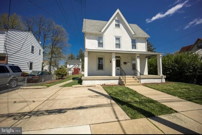 328 Ridley Ave, Unit 2 in Folsom, PA - Building Photo - Building Photo