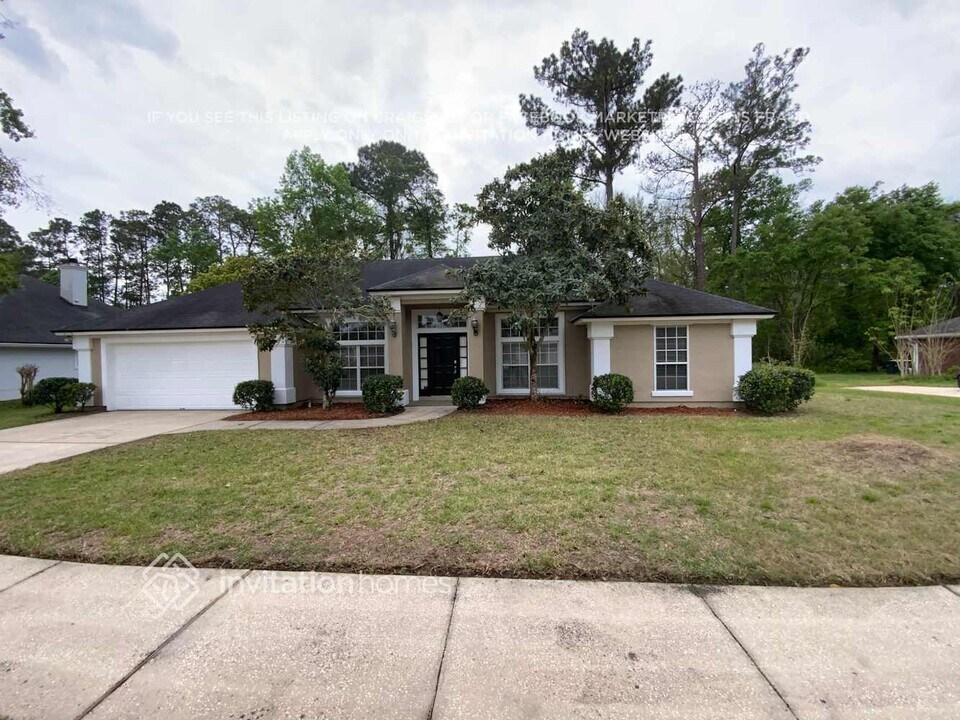 2718 Tanya Terrace in Jacksonville, FL - Foto de edificio
