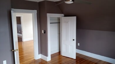 34 Edwin St, Unit #3 in Boston, MA - Foto de edificio - Building Photo
