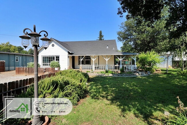 1840 Heller Ln in Redding, CA - Building Photo - Building Photo