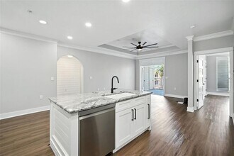 5304 Bay Club Cir in Tampa, FL - Building Photo - Building Photo