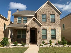 1049 Marietta Ln in Aubrey, TX - Building Photo