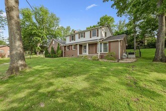 109 Cloverdale Ct in Hendersonville, TN - Building Photo - Building Photo