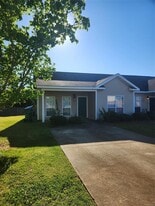225 Pine Meadows Cir in Elmore, AL - Building Photo