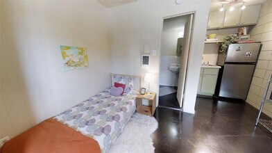 300 E 30th St in Austin, TX - Building Photo - Building Photo