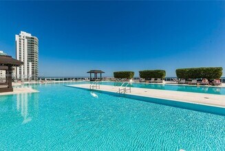1800 S Ocean Dr, Unit 2602 in Hallandale Beach, FL - Building Photo - Building Photo