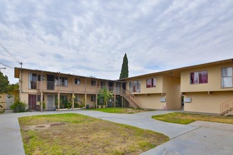 Guinida Lane Apartment Homes in Anaheim, CA - Building Photo - Building Photo