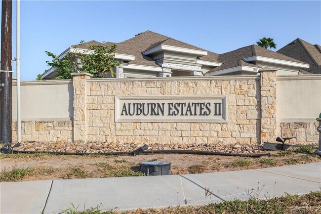 25 Warbler Ave in McAllen, TX - Building Photo - Building Photo