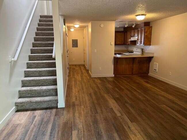 3681 Casteel St, Unit 3681 in Hubbard, OR - Building Photo - Building Photo