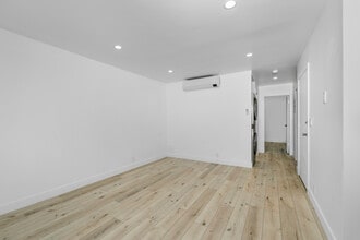 133 34th St, Unit Apt D in Hermosa Beach, CA - Foto de edificio - Building Photo