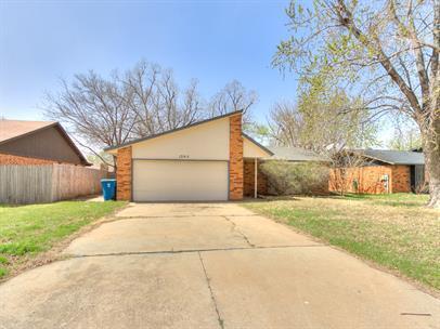 1305 S Aries Rd in Edmond, OK - Building Photo