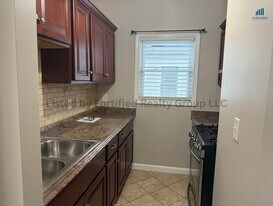 1232 N Main St in Fall River, MA - Building Photo