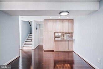 8934 Battery Pl in Bethesda, MD - Building Photo - Building Photo