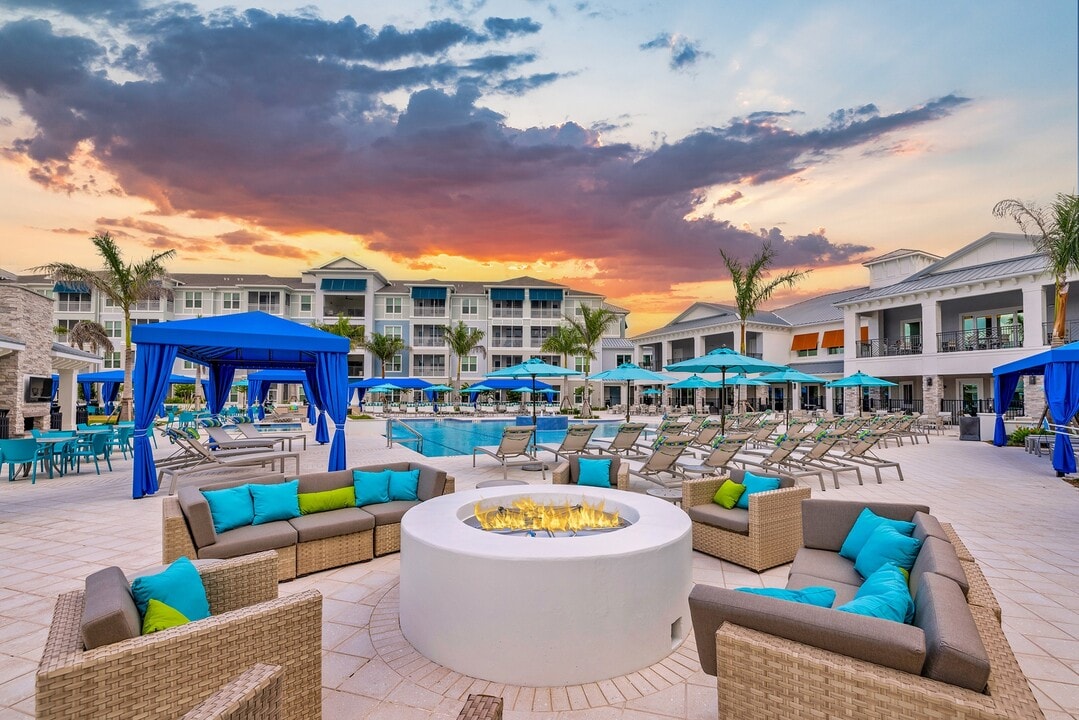 Encore at Tradition in Port St. Lucie, FL - Foto de edificio