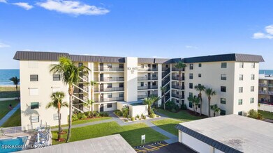 4570 Ocean Beach Blvd in Cocoa Beach, FL - Building Photo - Building Photo