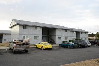 Grandridge Apartments in Grandview, WA - Building Photo - Building Photo