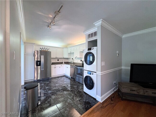 112 Bobolink Way in Naples, FL - Building Photo - Building Photo