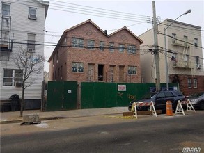 101-24 99th St in Ozone Park, NY - Building Photo - Building Photo