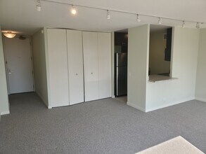 4343 N Clarendon Ave, Unit 808 in Chicago, IL - Building Photo - Building Photo