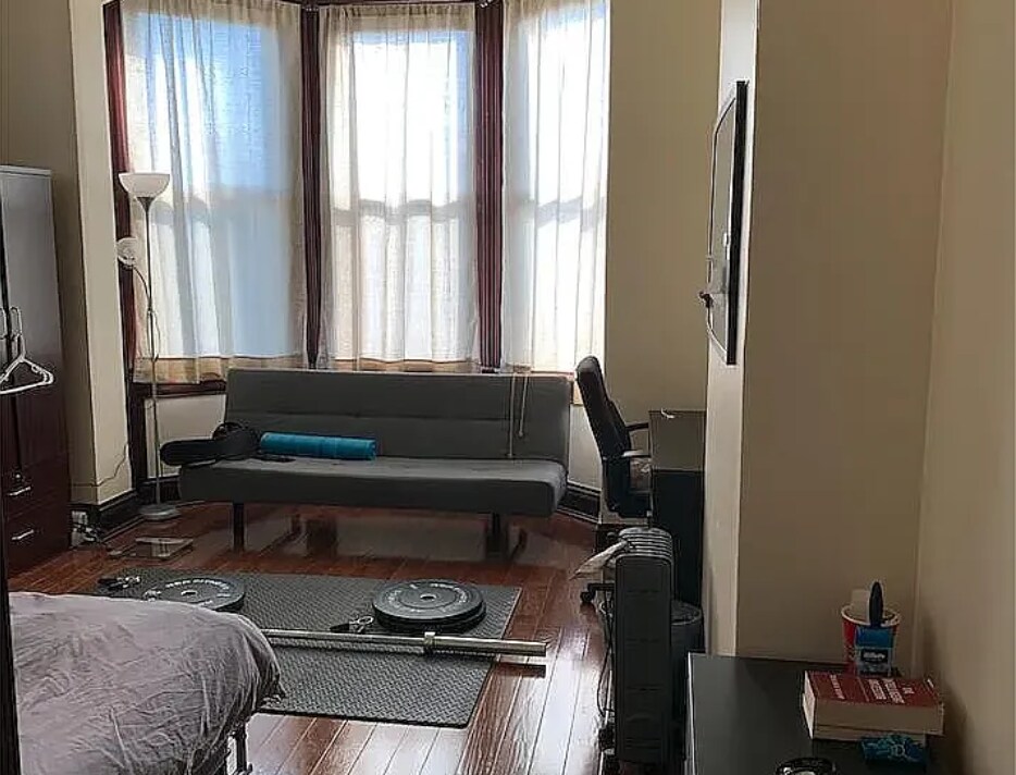 4428 Chestnut St, Unit 2nd Floor Rear in Philadelphia, PA - Building Photo