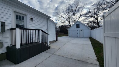 809 Providence Rd in Chesapeake, VA - Building Photo - Building Photo