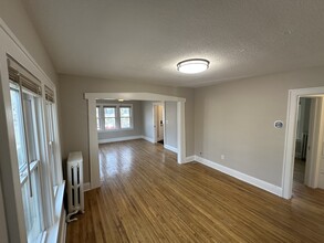 235 Logan Ave N, Unit 1 in Minneapolis, MN - Building Photo - Building Photo